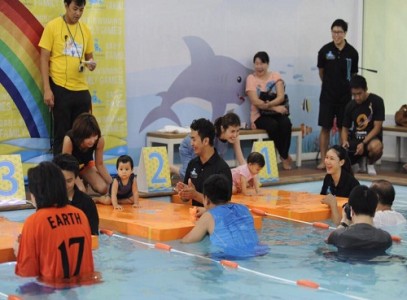 baby swimming family games_highlight 2