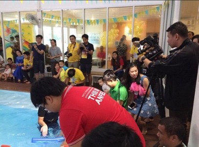 baby swimming family games_highlight 5