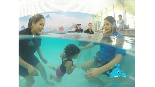baby swimming thailand 19.5.16-2