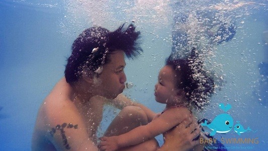 baby swimming thailand_24.5.16