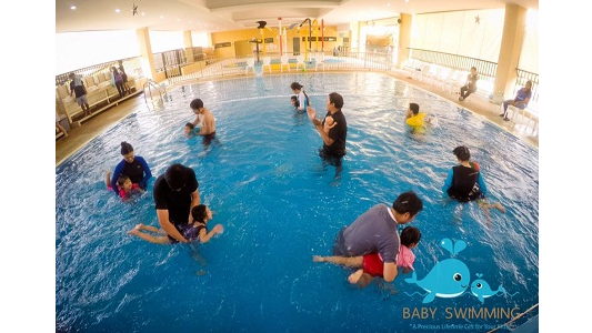 baby swimming thailand_9.5.16