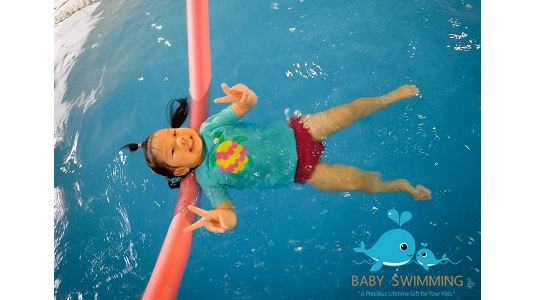 baby swimming thailand_19.6.16