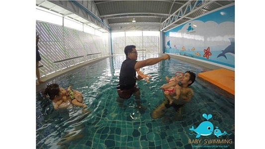 baby swimming thailand_26.5.16