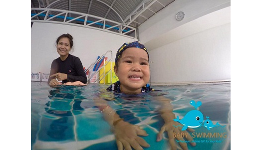 baby swimming thailand_29.5.16