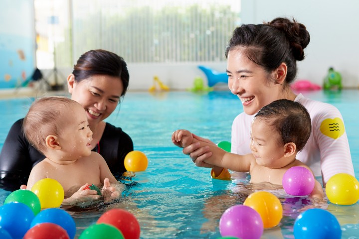 สอนว่ายน้ำเด็ก สอนว่ายน้ำเด็กเล็ก สอนว่ายน้ำทารก เรียนว่ายน้ำเด็ก baby swimming