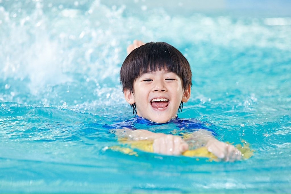 5.คอร์สเรียนว่ายน้ำเด็กโต Baby Swimming